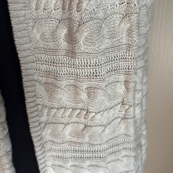 Women's Cream Knit Sleeveless Cardigan - Picture 3 of 4